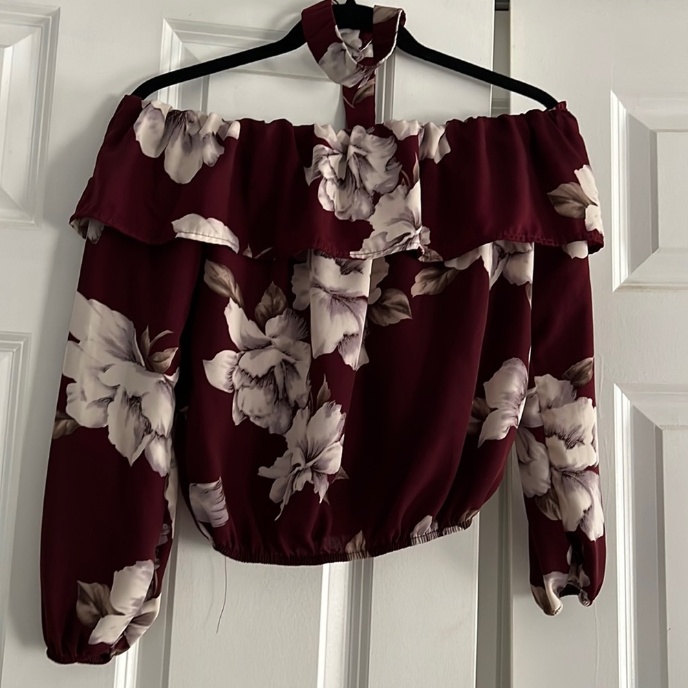🐘 Charlotte Russe floral maroon off shoulder top